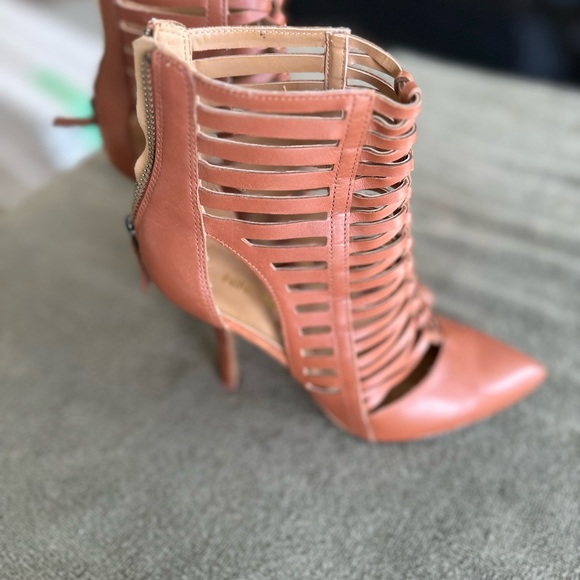 Nine West Size 6 - Picture 2 of 7